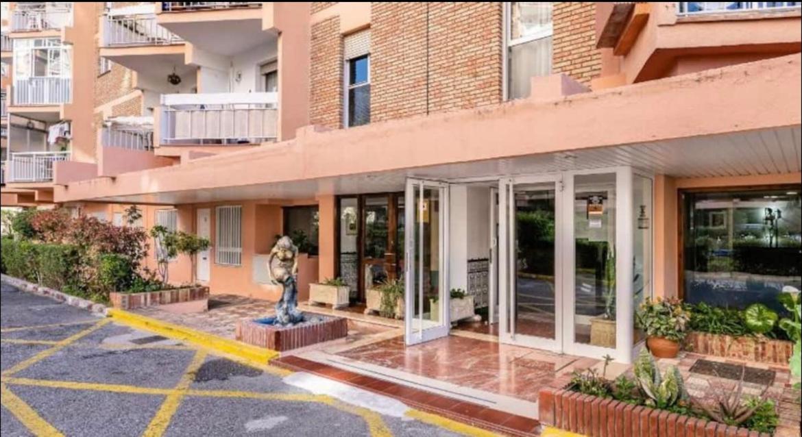 Piso Centrico En Calle Luis Vives 1, Benalmádena Buitenkant foto